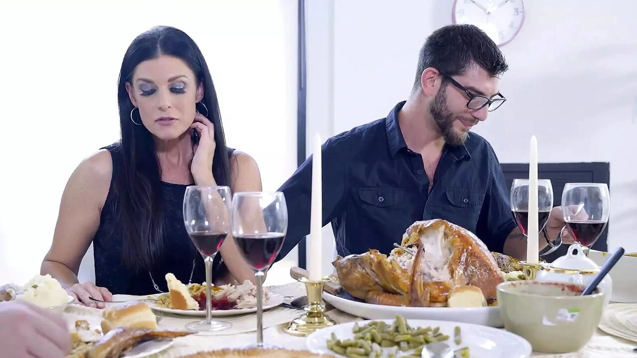 NP Thanksgiving: Were Thankful for Stepmom Titties & Moist Pussies